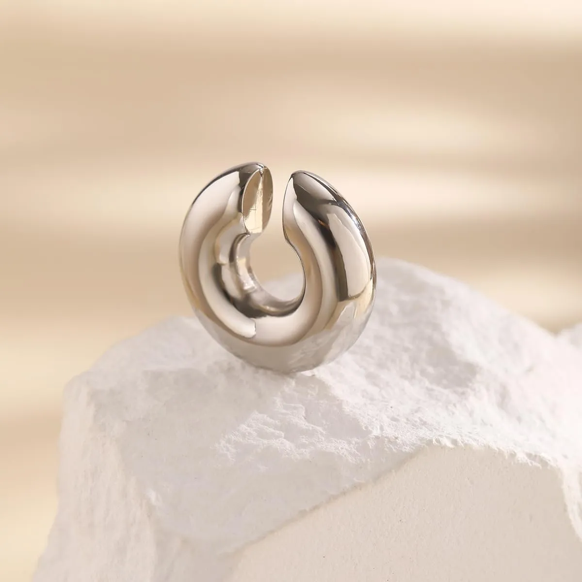 Chunky Gold Ear Cuffs Earrings for Women Non Piercing Gold Cuff Clip On Cartilage Hoop Earring Trendy Lightweight Thick Cuff Earrings for Women