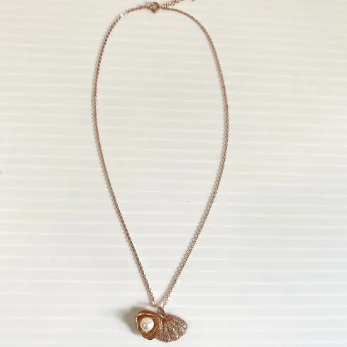Clam Pearl Necklace