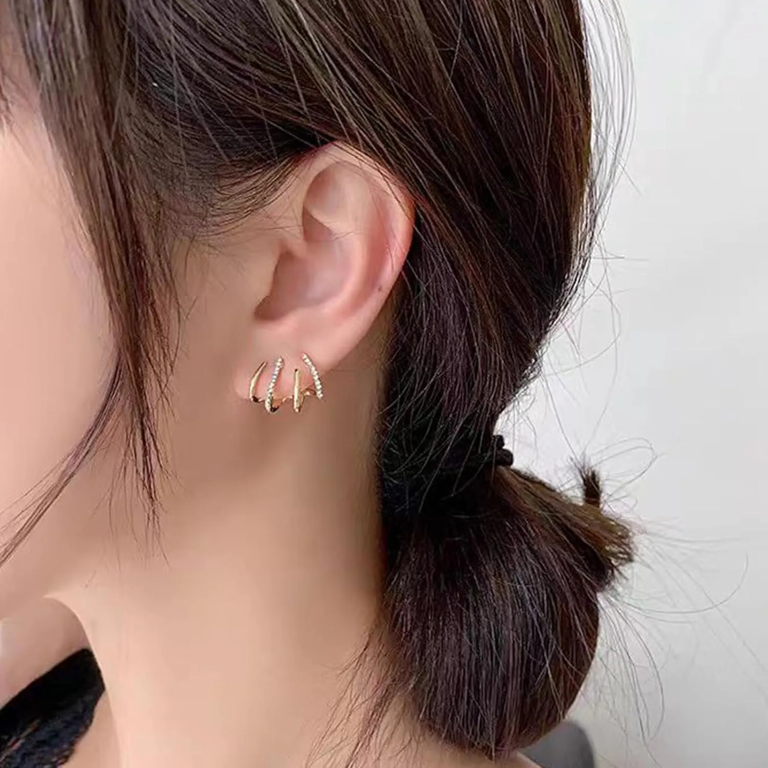 Ear Cuff Earrings for Women Trendy Gold Ear Cuffs non Piercing Clip on Cartilage Earrings Chunky Gold Ear Cuff Earrings Fake Earring Cuffs non Pierced Jewelry Gift