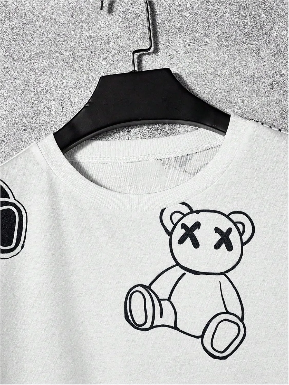 GORGLITTER Men's Bear Graphic Crewneck Sweatshirt Long Sleeve Oversized Pullover Top