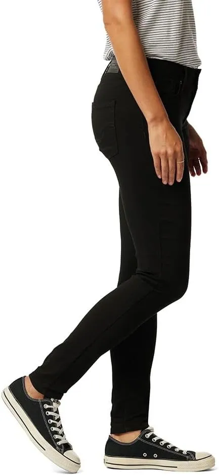 Levi Strauss Signature Gold Women's Totally Shaping Pull-on Skinny Jeans (Available in Plus Size)