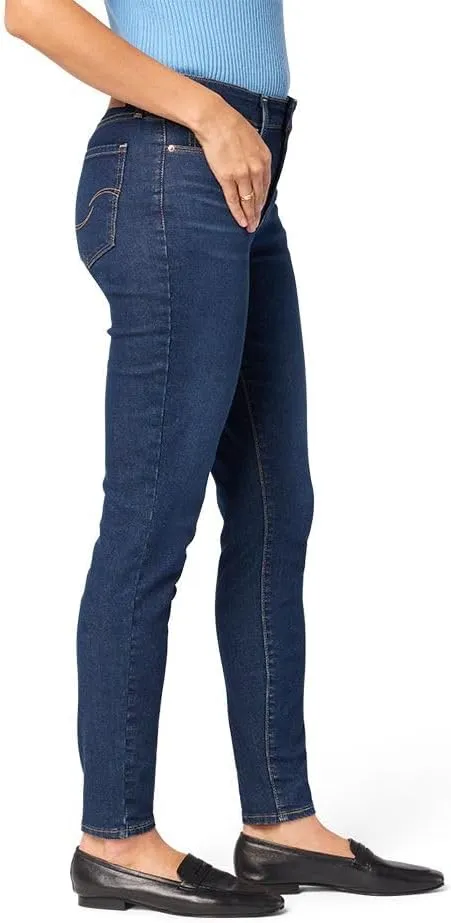 Levi Strauss Signature Gold Women's Totally Shaping Skinny Jeans (Standard and Plus)