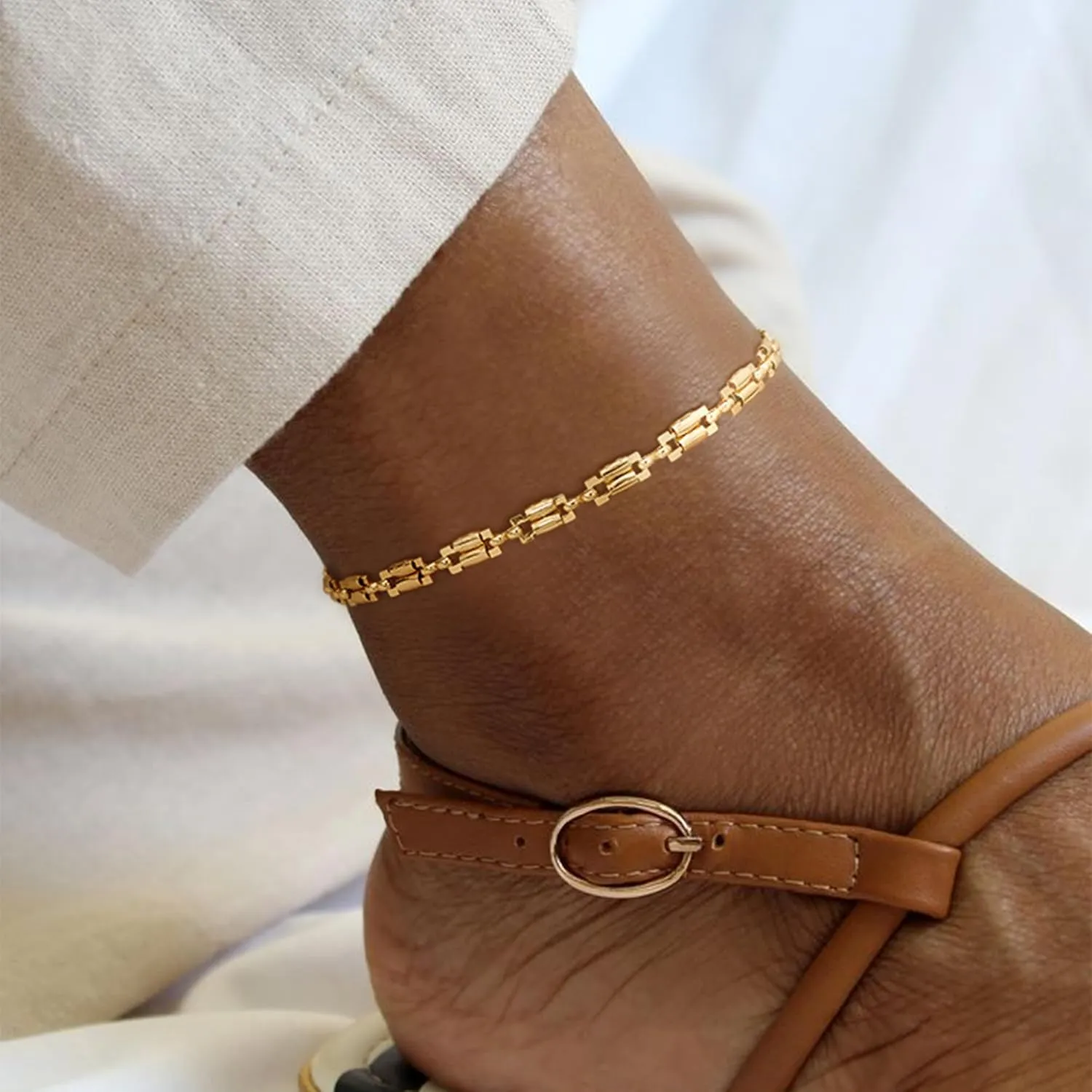 LOYATA Anklet Bracelet 14K Gold Plated Dainty Anklet Chain Waterproof Gold Chain Anklet for Women Cuban Beach Anklet Jewelry Gifts for Women
