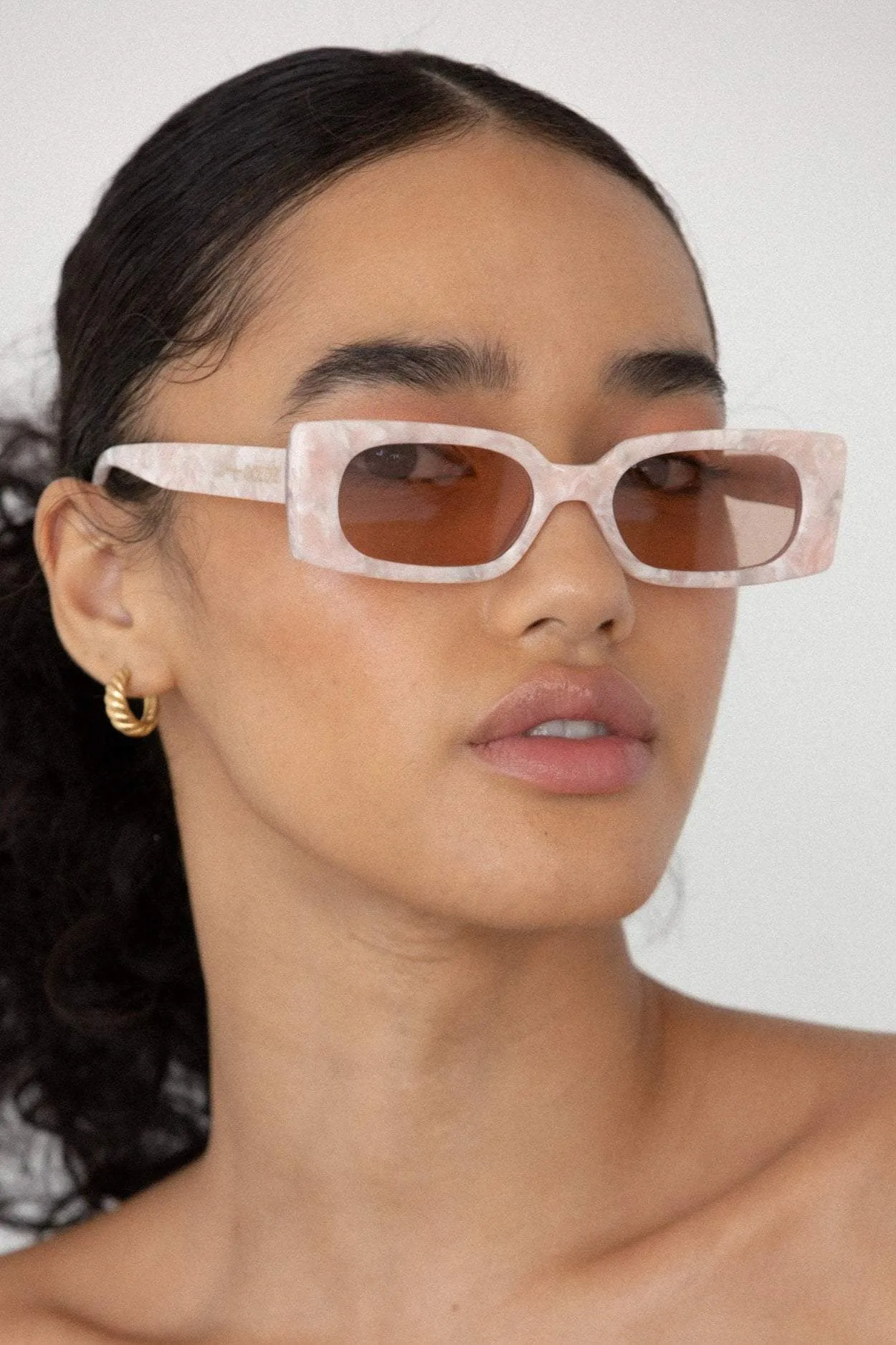 LU GOLDIE SALOME SUNGLASSES - COTTON CANDY