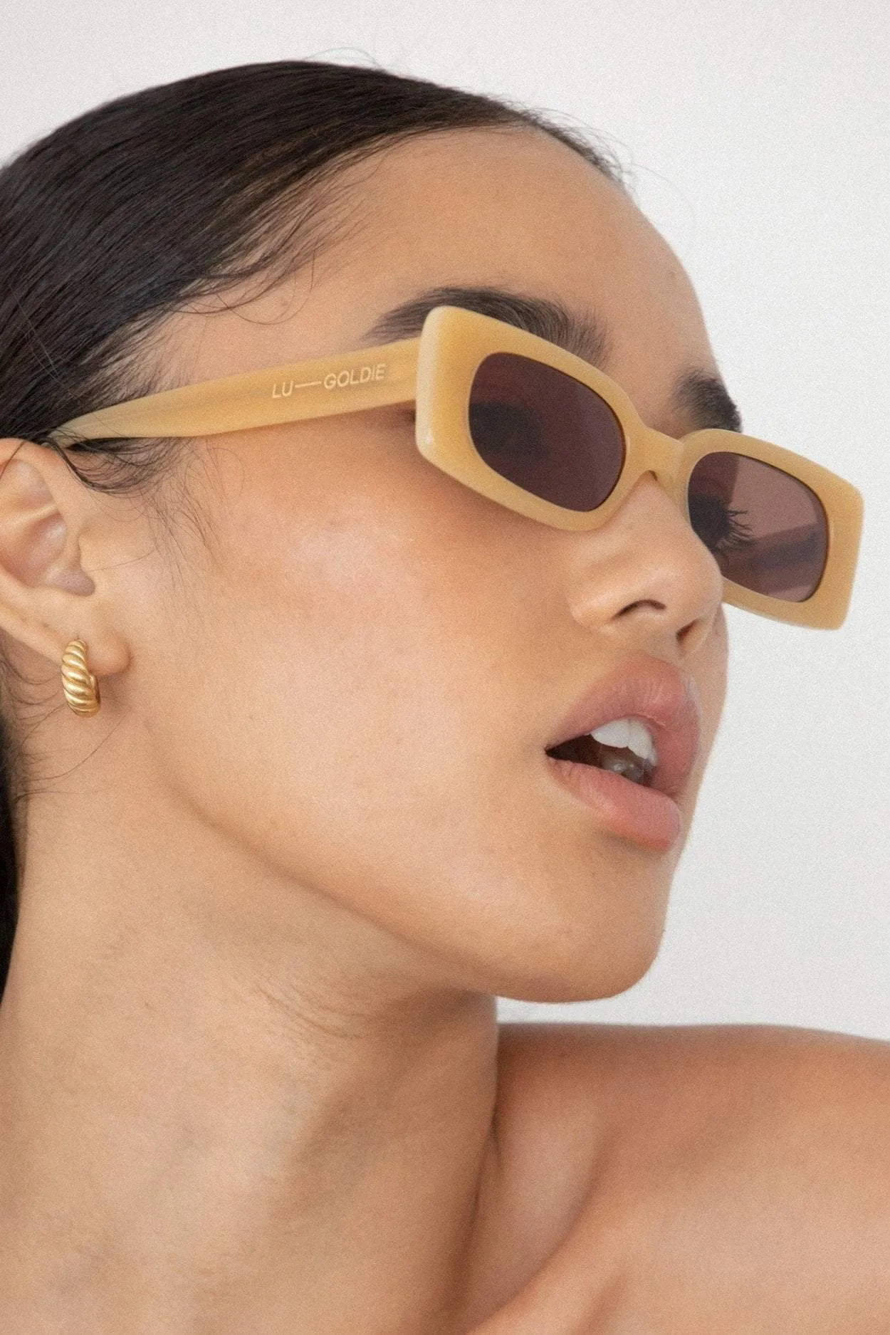 LU GOLDIE SALOME SUNGLASSES - HONEY