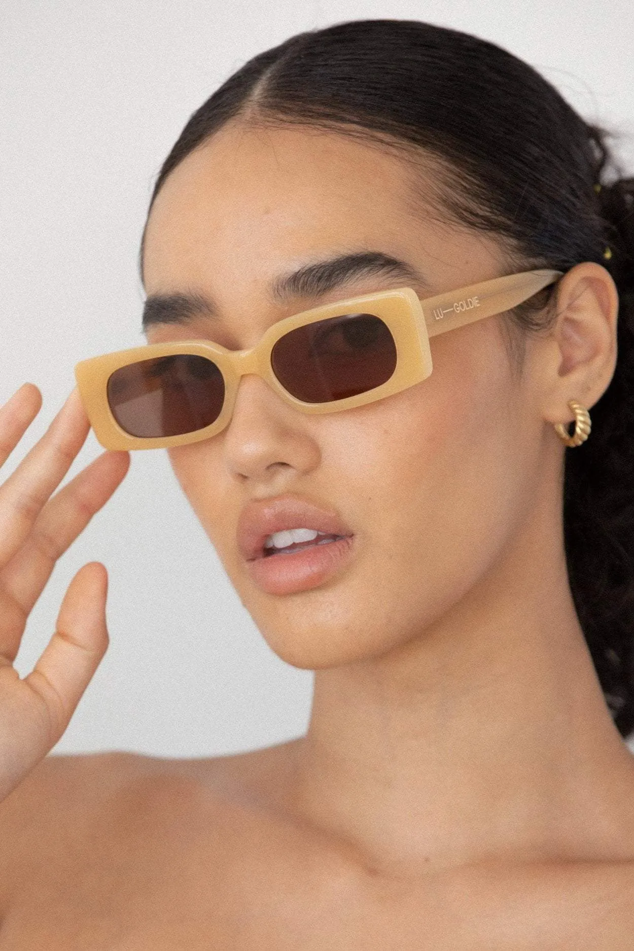 LU GOLDIE SALOME SUNGLASSES - HONEY